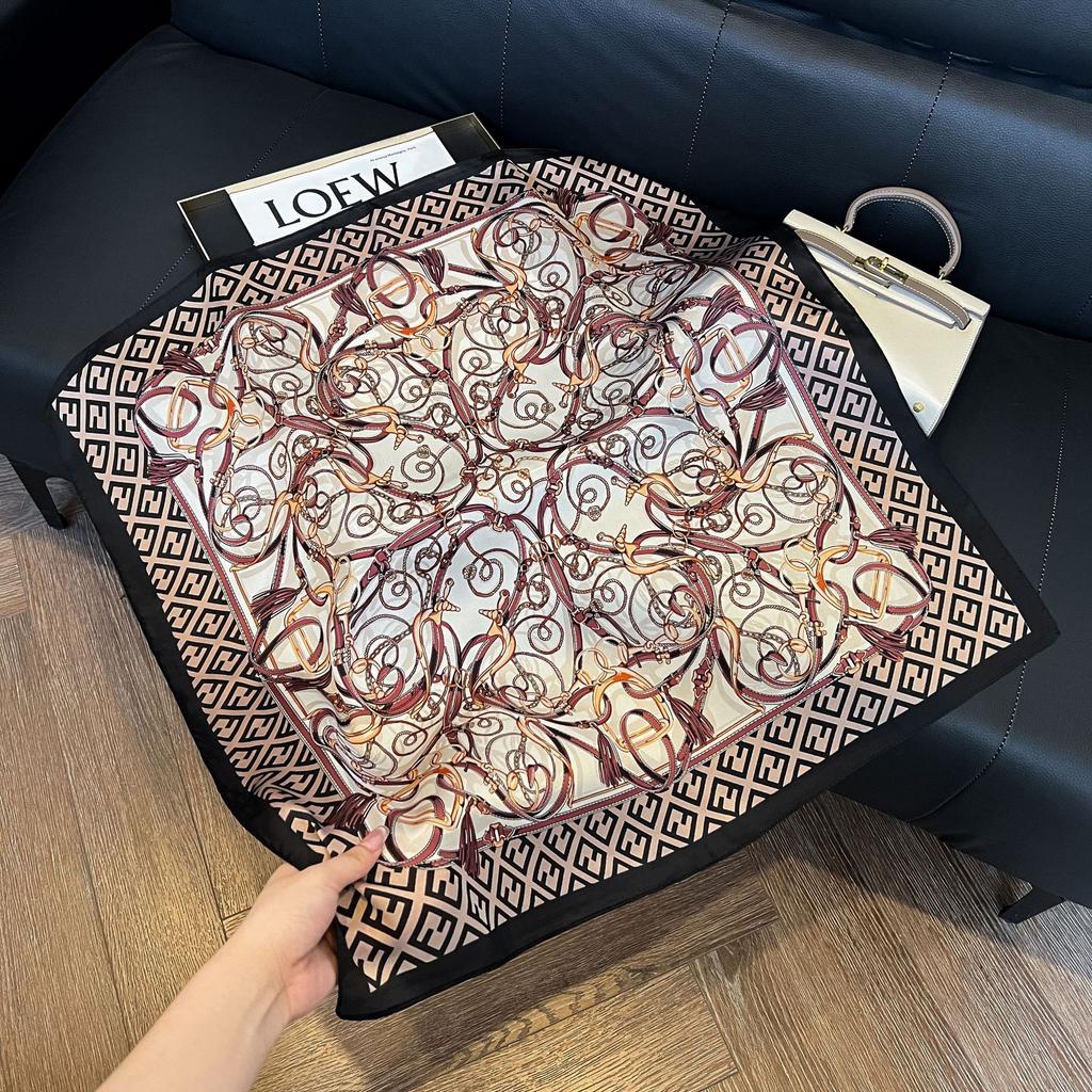 Silk scarf women's neck new scarf with coat 70 small square scarf scarf mother high-end scarf