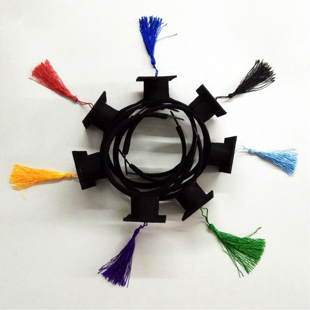 

С обручем для волос, фотографирующимся, докторская шапка, повязка для волос, студенты университета