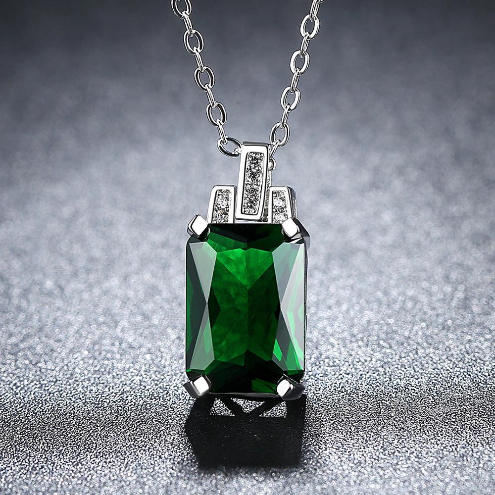 Japanese & Korean Fashion Emerald Pendant Square Necklace - Women's Gemstone Clavicle Chain Accessories