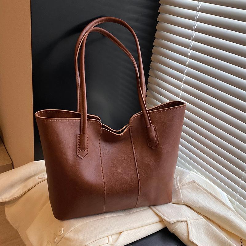 Large Capacity Commuting Bag for Women Simple and Versatile Tote Bag High End Niche Fashion One Shoulder Handbag for Women