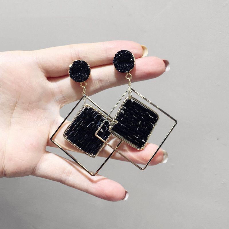 

Fashion High-Key Dignified Black Beaded Large Prism Metal Geometry Sterling Silver Needle Stud Earrings Uneven Earrings Black