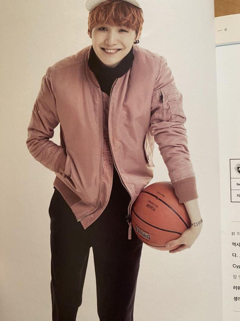 [USED] Rare BTS BEGINS Official Program Book