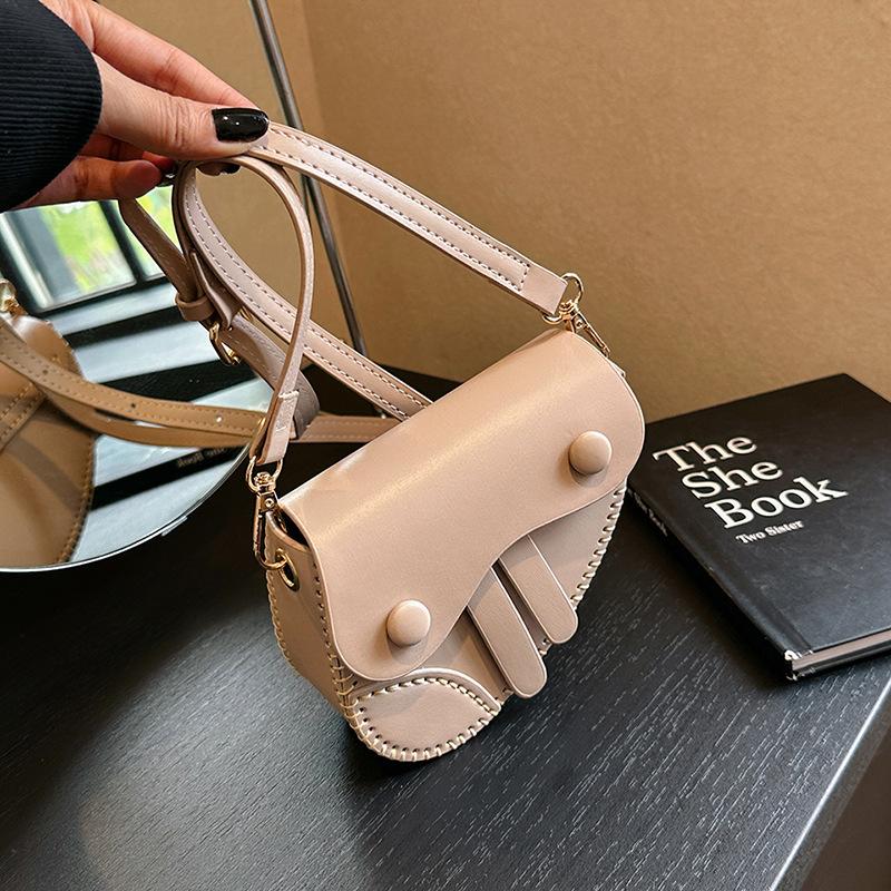 New messenger bag fashion Internet celebrity foreign style girl saddle bag accessories bag change makeup storage bag handmade material bag