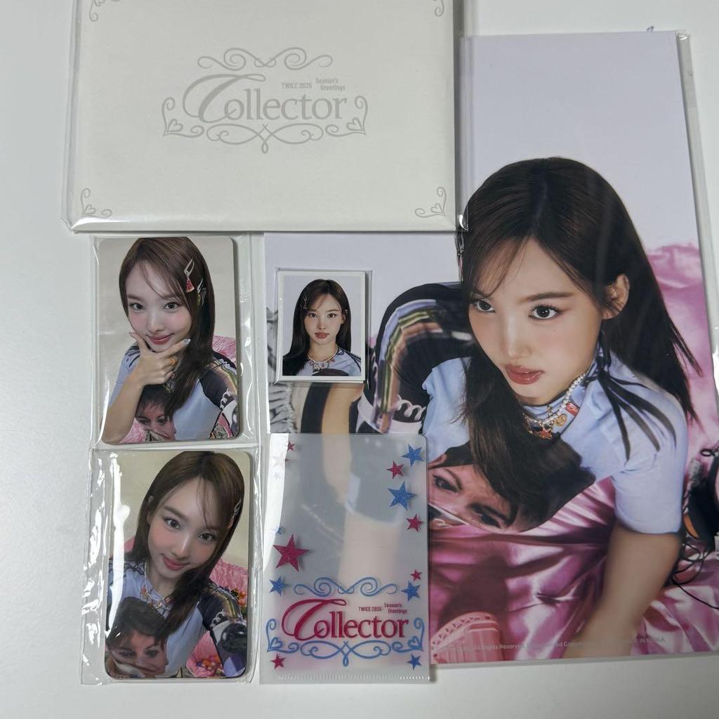 [USED] TWICE 2025 Collector Season's Greetings
