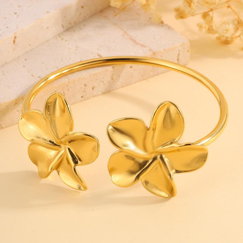 European and American style fashionable and prosperous titanium steel temperament light luxury wealth does not fade open flower jewelry