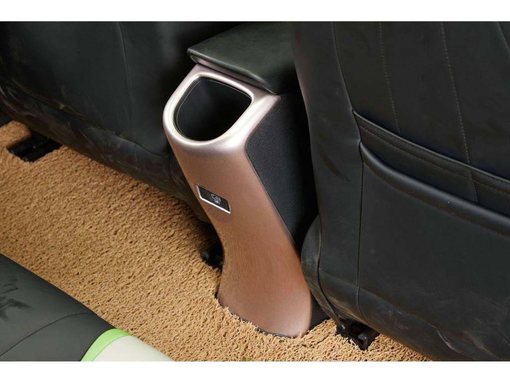 BYD Dolphin 21 Armrest Box Rear Anti-Kick Frame Modification