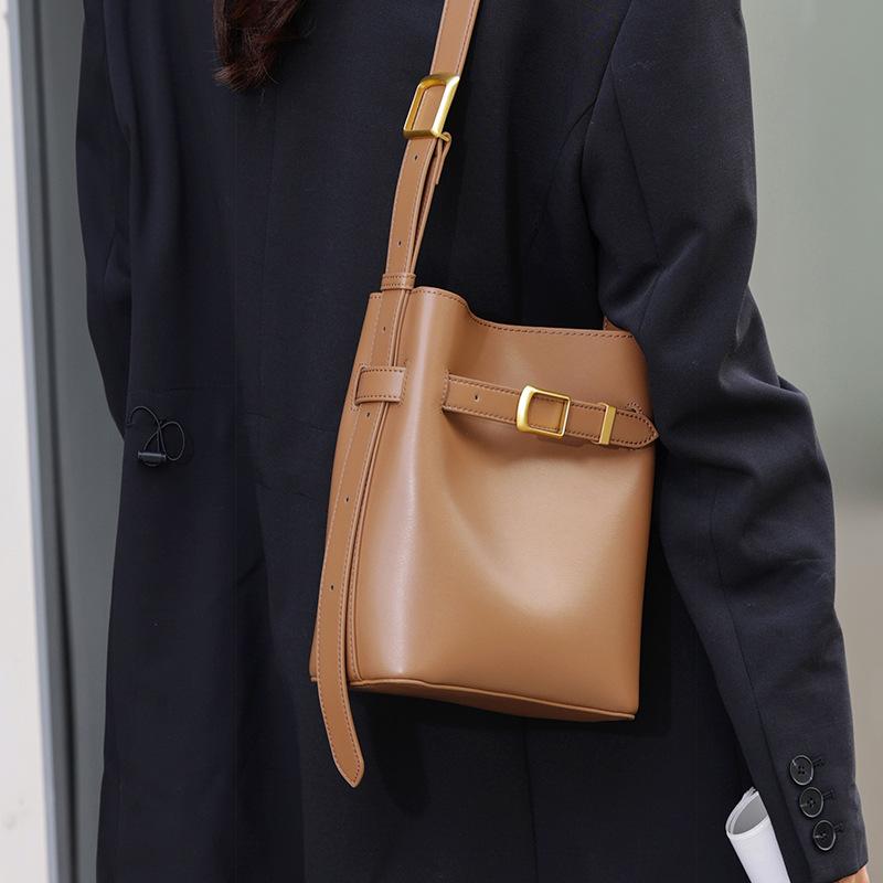 

Hot Selling Women s Bag New Fashion Trend Bucket Bag Women s Versatile Temperament High-end Commuting Bucket Bag золотий коричневий колір