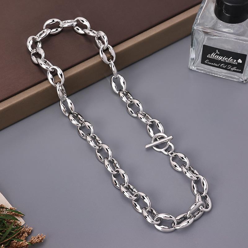 Chunky European-American Style Chain Necklace: Versatile Clavicle Choker with OT Buckle