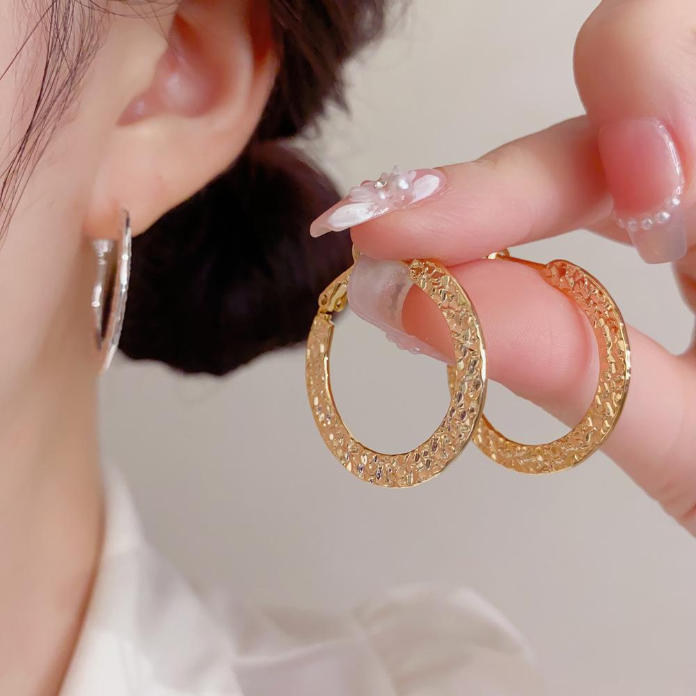 Unique Metal Texture Round Hoop Earrings - Women's Simple Cool Style Ear Studs