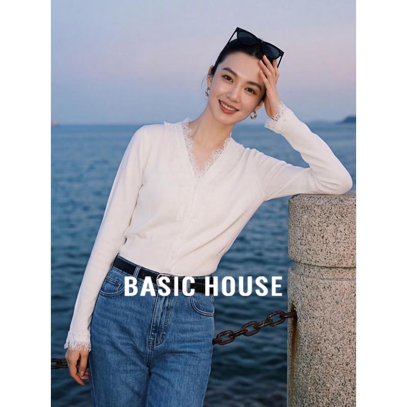 

Basic House Women s French Lace V-Neck Knit Sweater L