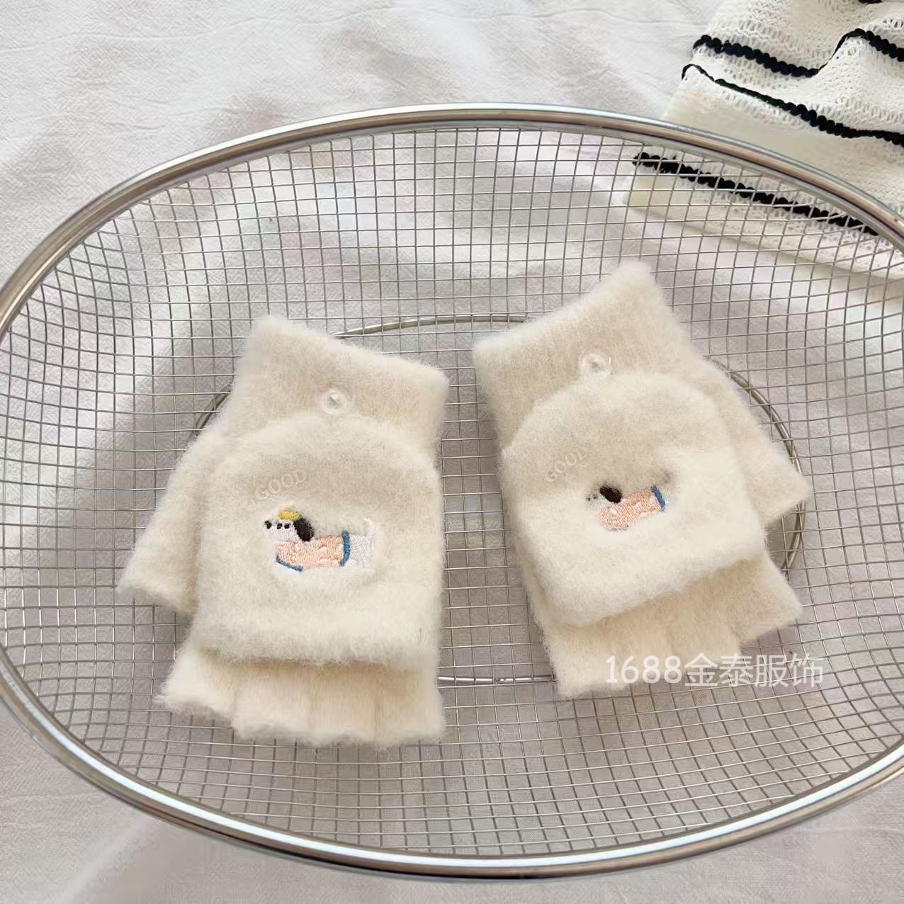 2-6 years old, children s gloves, warm and windproof in autumn and winter, little girl cute cartoon dachshund dog thickened flip gloves 2-6 years old