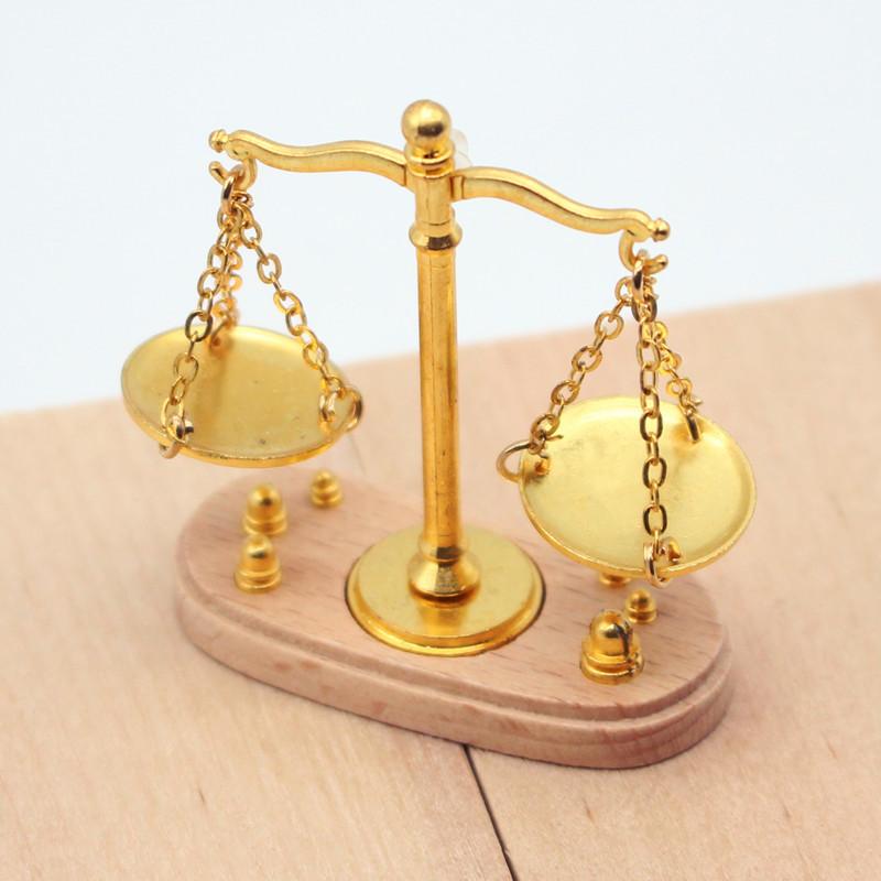 Antique Simulation Balance Scale Mini 1/12 Dollhouse Balance Toy Model Handmade Traditional Design Justice Scale Model Kids Gift