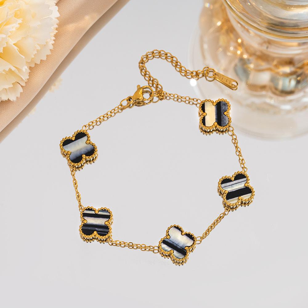 

Браслет «Четырехлистный клевер» Легкая роскошь Премиальное ощущение Женские ювелирные аксессуары Нишевые украшения для рук