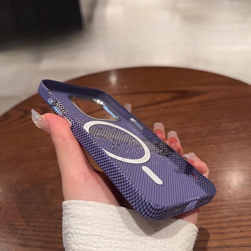 Carbon Fiber Pattern Magnetic Suction Suitable for IPhone16promax Mobile Phone Case Matte Apple 14 Ultra Thin 15 New Simple