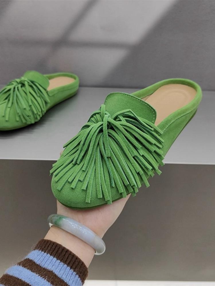 

Модные тапочки AIYUQI для женщин из натуральной кожи 2025 новые плоские с кисточками туфли с закрытым носком женские большого размера слипоны женские мюли 41 зелёный