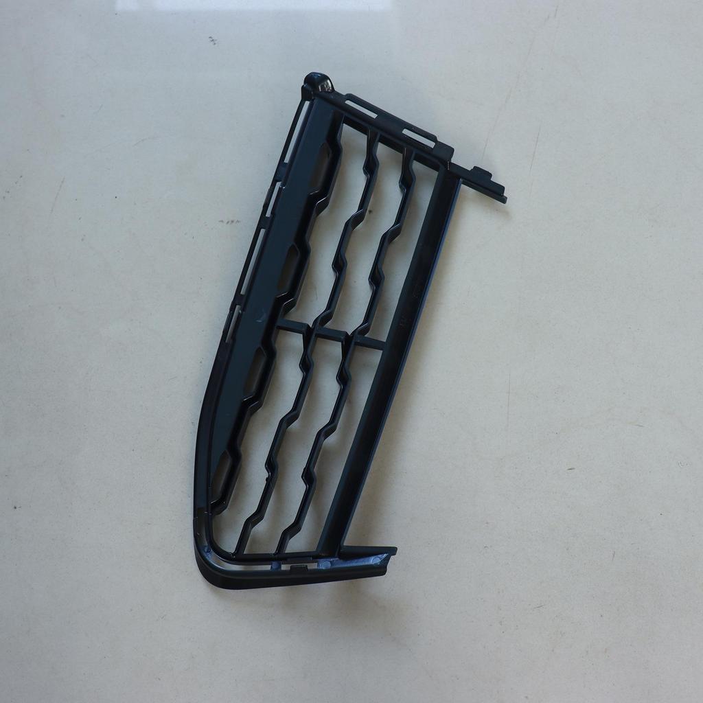 Front Bumper Grilles for BMW G12 - Left & Right (51118092159 & 51118092160)