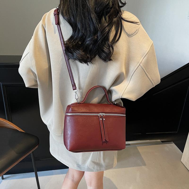 Premium Lunch Box Bag 2025 New Handbag Small Square Bag Messenger Spot