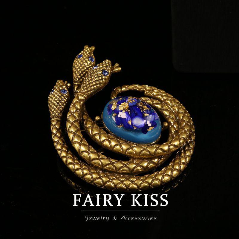 Brooch Stud Earrings, Light Luxury Retro Personalized Design High-end Set