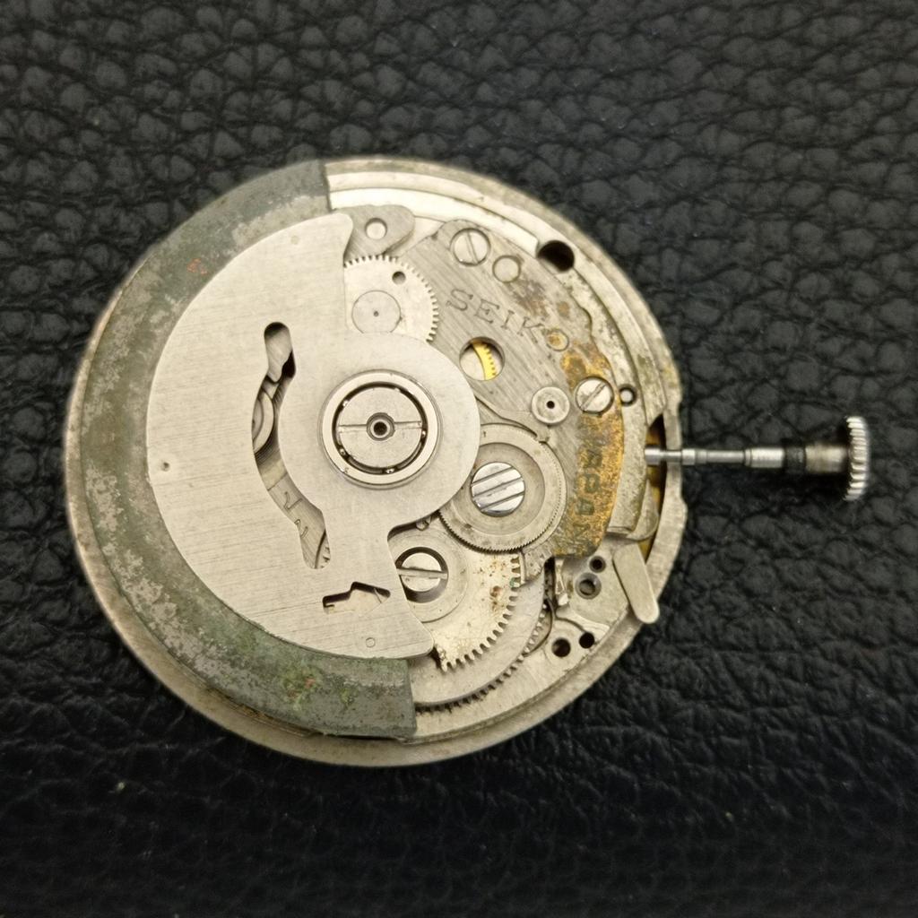 GENUINE VINTAGE SEIKO 5 AUTOMATIC 7019A JAPAN MENS BLACK DIAL WATCH A702473-5 R124-a702473