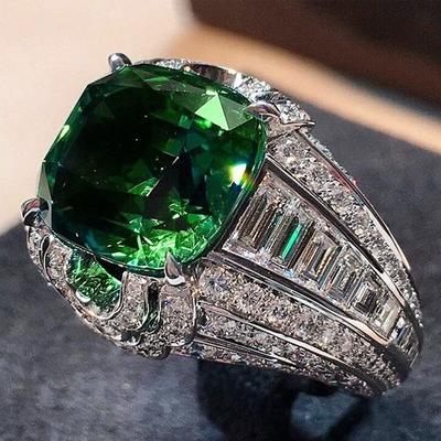 New Gorgeous Square Green Stone Women Wedding Rings Micro Paved Shiny CZ Noble Lady Engagement Party Ring Fashion Jewelry