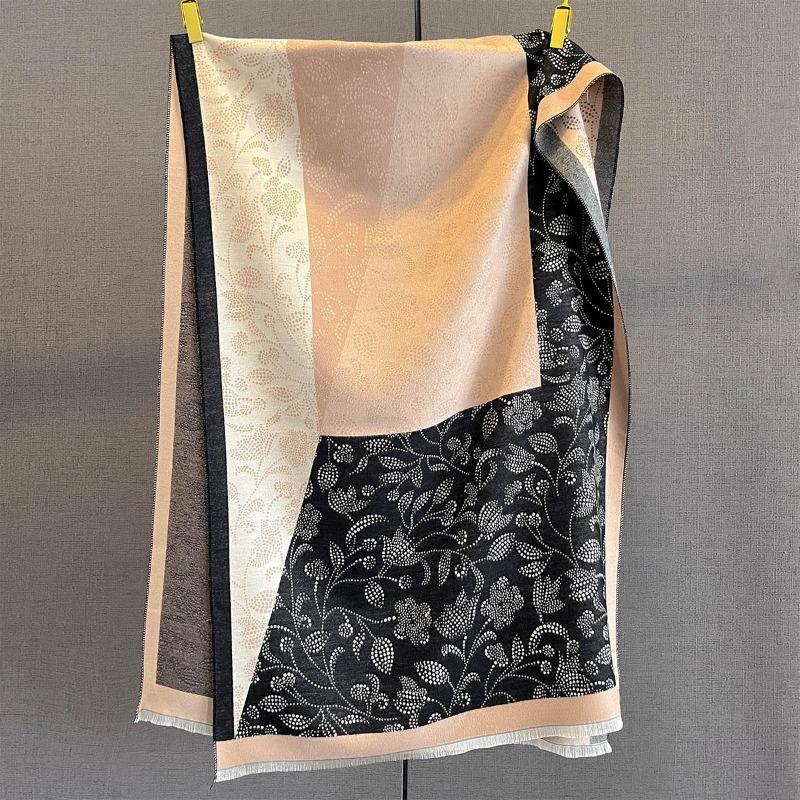 Autumn New Cashmere Tassel Scarf Women's Fashion Age-reducing Jacquard Scarf Warm and Thickened Large Shawl
