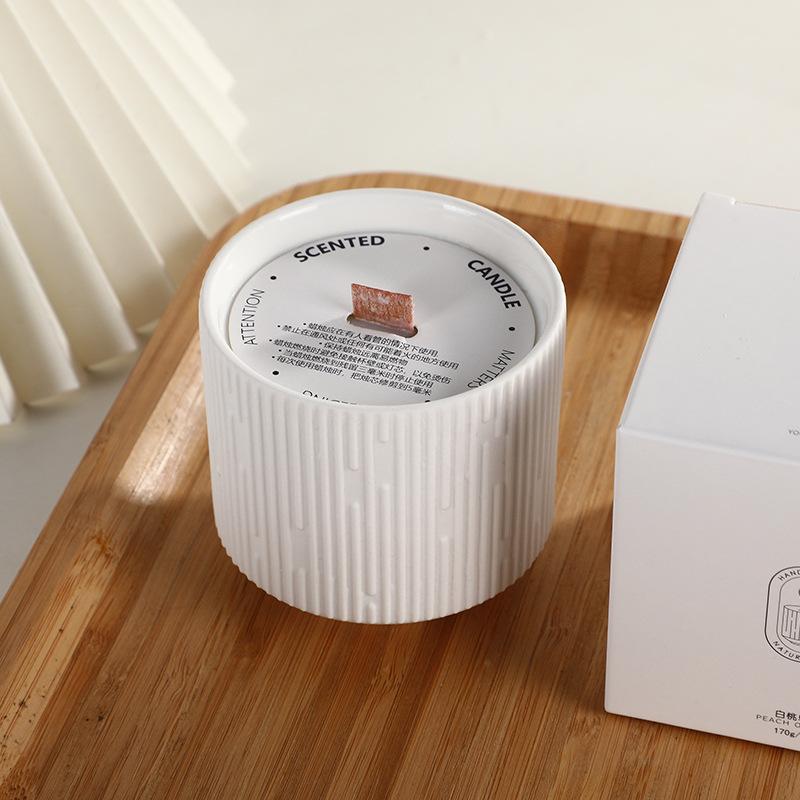 

Handmade Soy Wax Vertical Striped Wood Core Ceramic Cup Scented Candle Creative High-end Scented Candle Ins Style 6cm