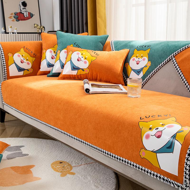 The New Sofa Cushion Is Simple and Non-slip for All Seasons. Chenille Luxury Cover Covers The Cloth Cushion.
