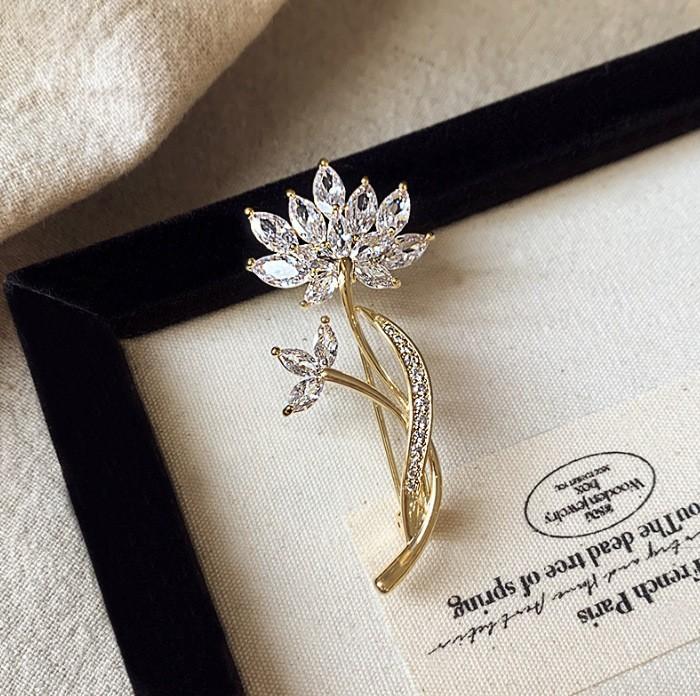 

Брошь из сплава лотоса, высококачественная партия булавок Sense Niche High-End, противоослепляющий корсаж для пальто и костюма