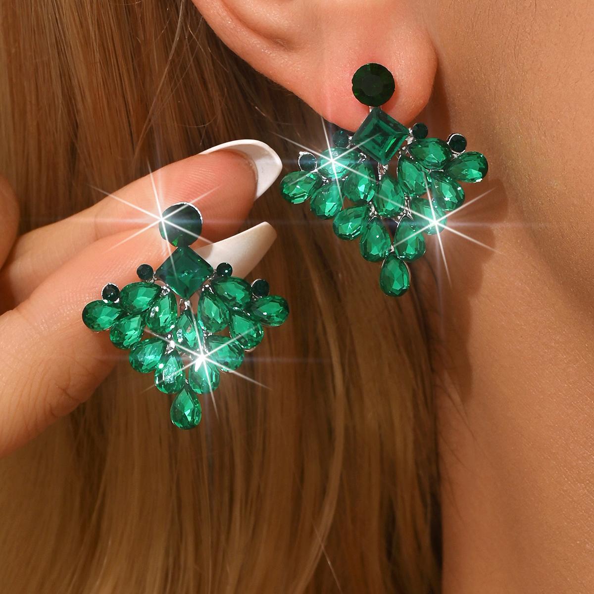 

Light luxury, high-end feeling, full diamond geometric earrings, fashionable and exaggerated style, earrings are popular темно-зеленого