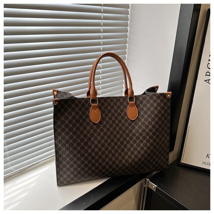 European and American Retro 2025 New Fashionable Simple Large-capacity Tote Bag Trendy Hand Carry Commuter Women Tote Bag