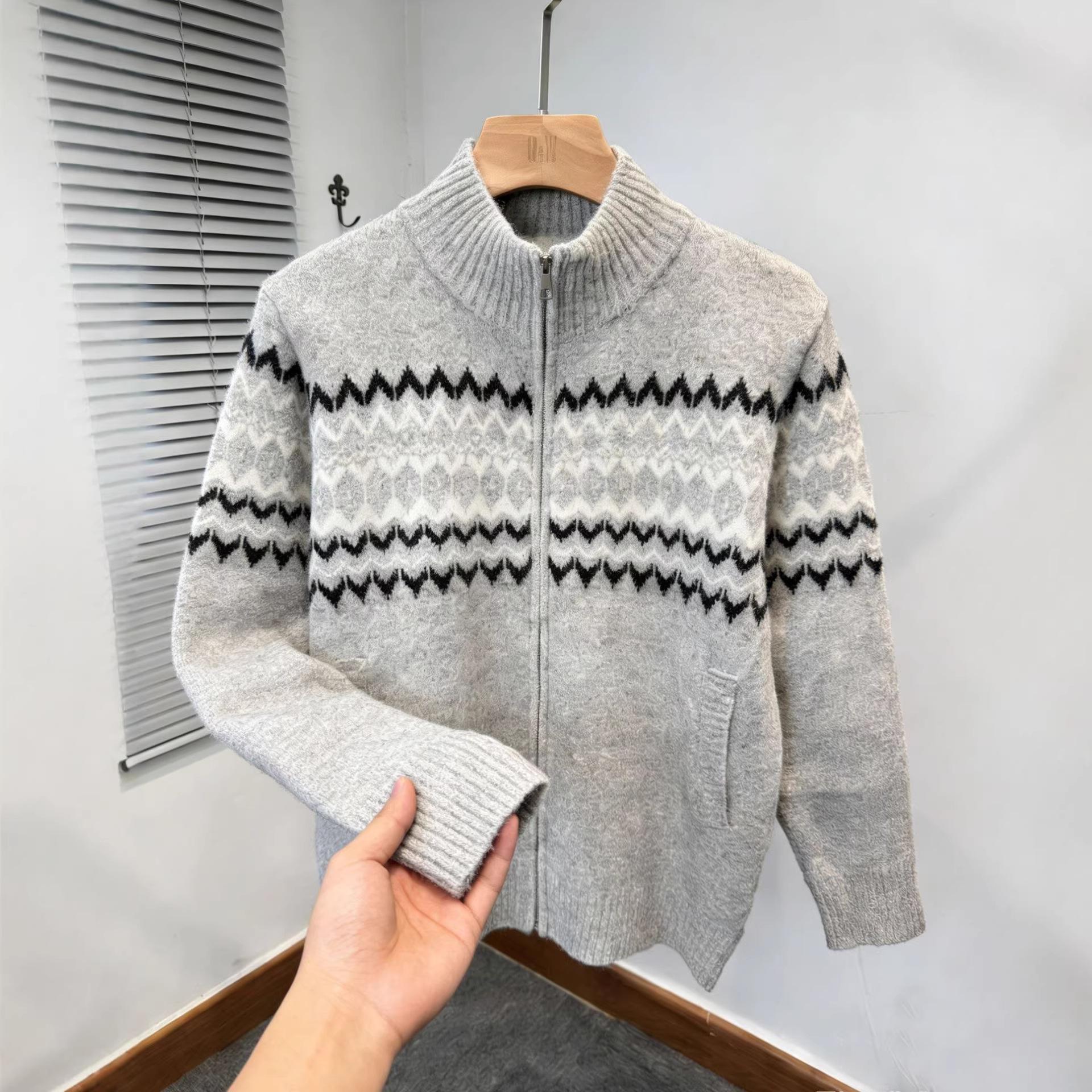 Unisex Retro Loose Cable Knit Diamond Sweater: Cozy American Autumn/Winter Style Large