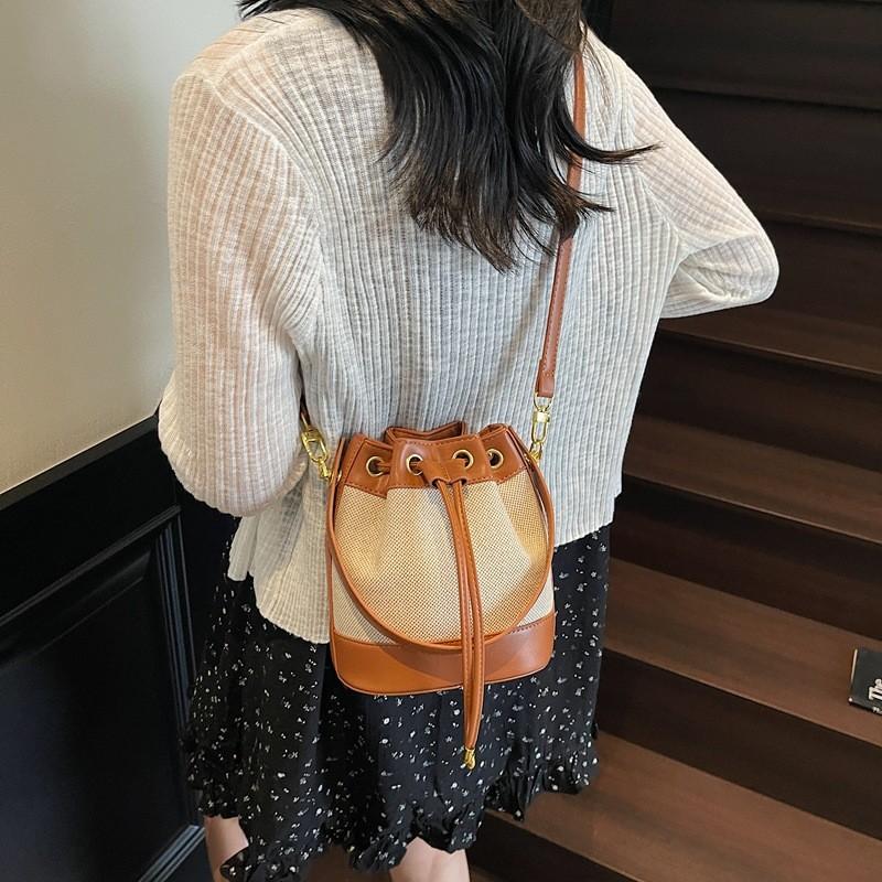 Canvas Bucket Bag For Women With Drawstring Closure And Inner Zipper Pocket For Daily Use