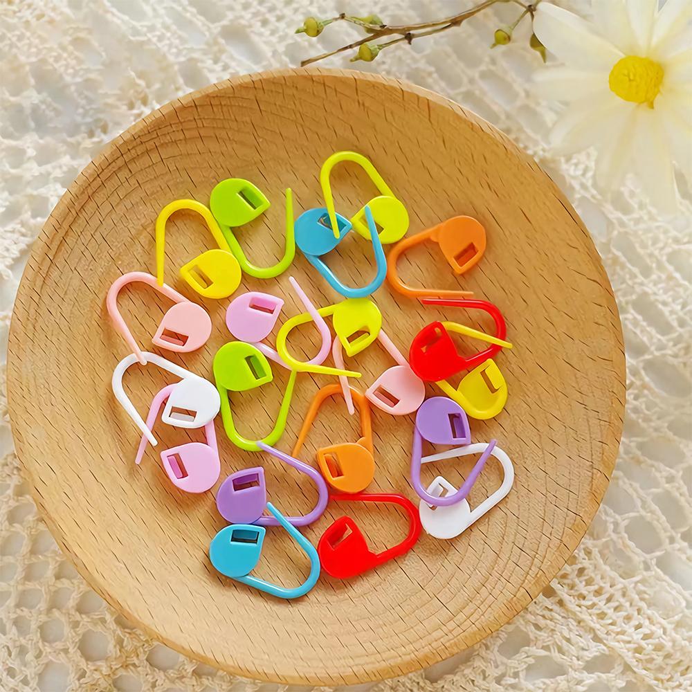 100 Pcs/Pack Mini Knitting Crochet Locking Stitch Markers Can Baby Greeting Card Plastic Markers Holder Needle Clip Craft