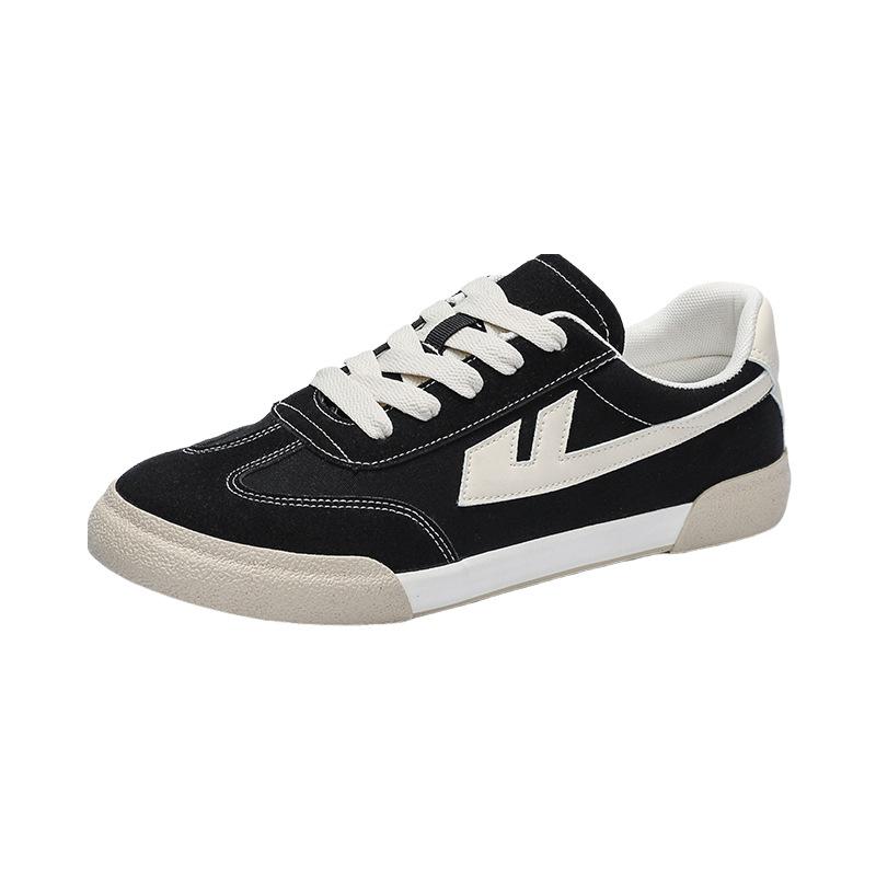 Men and women with the same simple lace-up board shoes 2026 spring and autumn new outdoor shoes couple retro shoes 44