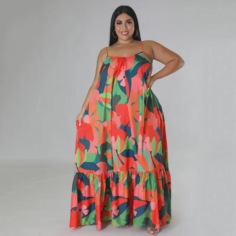 Léto 2023 Evropské a americké maxi šaty s volnými rameny a plisováním - Dámská móda plus size s potiskem