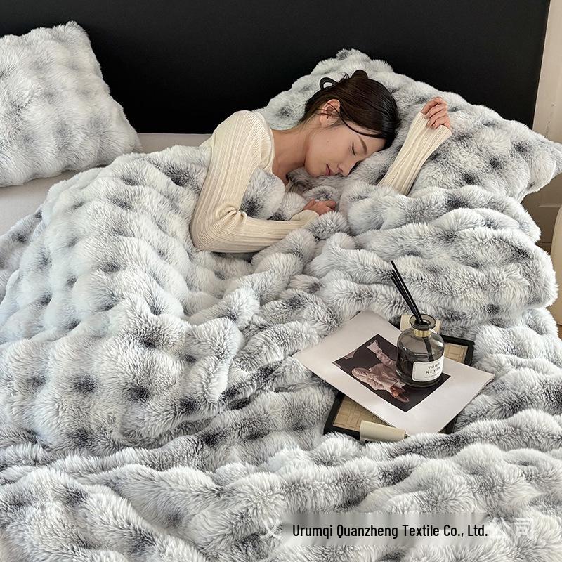 Double-Sided Thickened Tuscan Imitation Rabbit Fur Fleece Blanket for Sofa or Office Nap