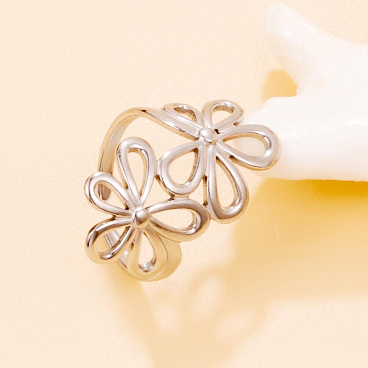 Chic Open Daisy Stainless Steel Ring - Fashionable, Colorfast Jewelry
