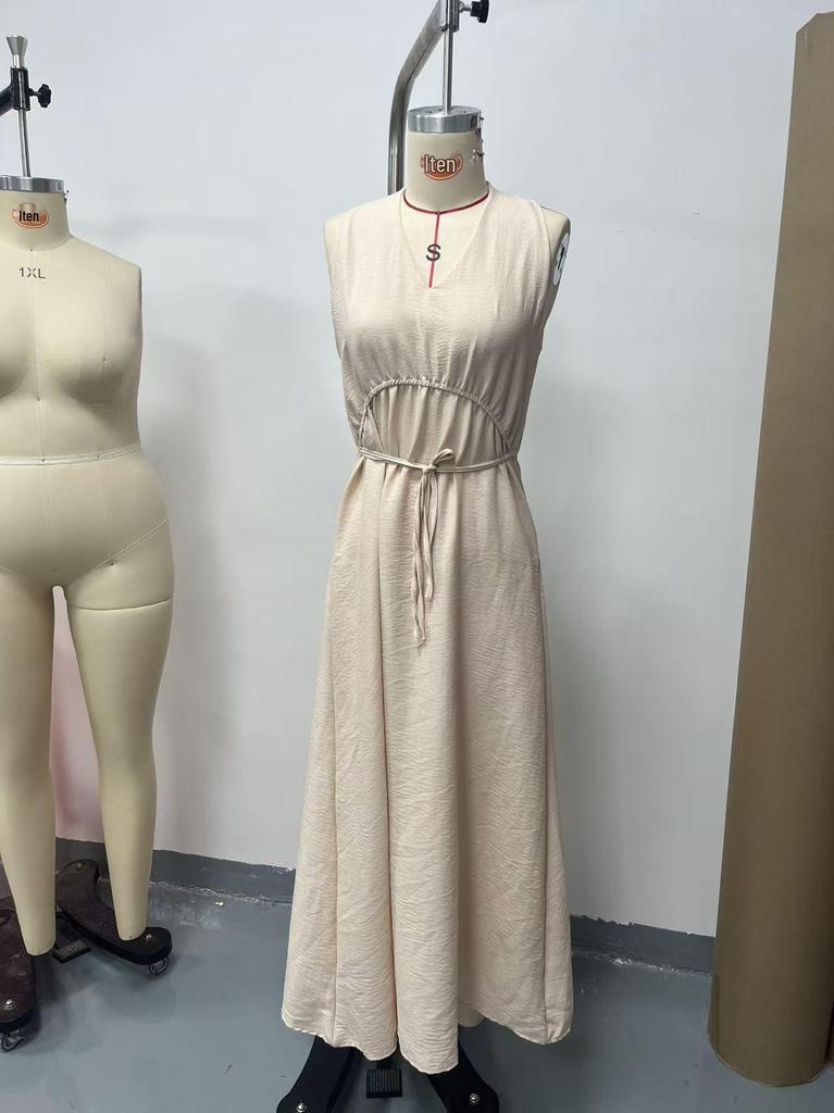 2026 Slimming V-Neck Halter Dress for Women - Waist-Cinching Summer Vacation Style