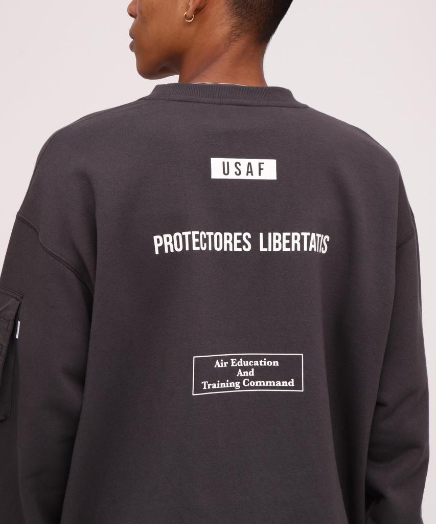 BAGGY FIT POCKET CREW NECK Fit Military Pocket Crew Neck Sweatshirt XL 410 Charcoal [Avirex] MIL. SWEAT/Baggy / 783-4132006 Men's