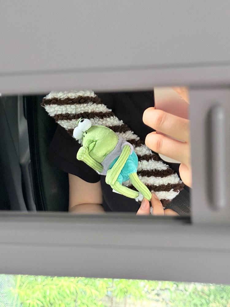 SpongeBob Seatbelt Plush Pad: Anti-Neck Chafing and Shoulder Rubbing Protection