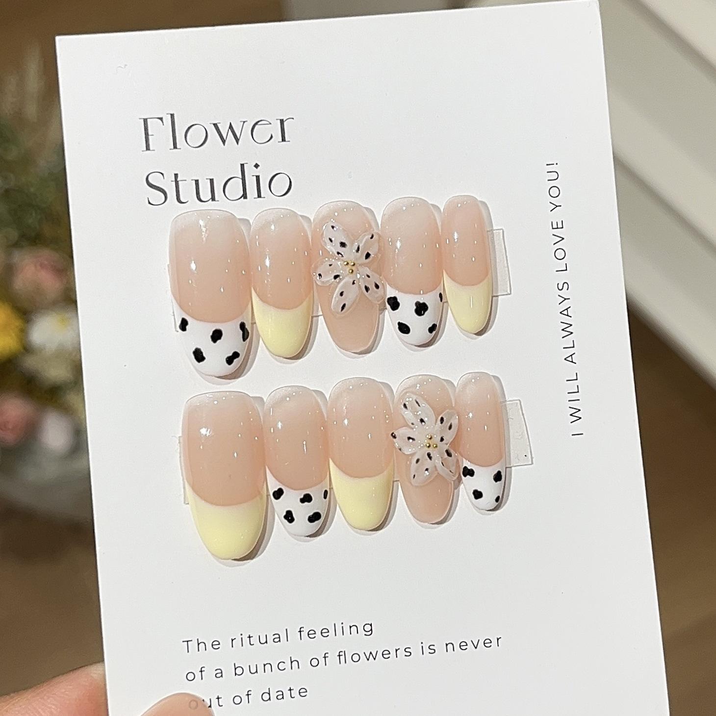 

Сладкий и восхитительный, расписанный вручную леопардовый кремово-желтый французский трехмерный цветок, одетый в доспехи L