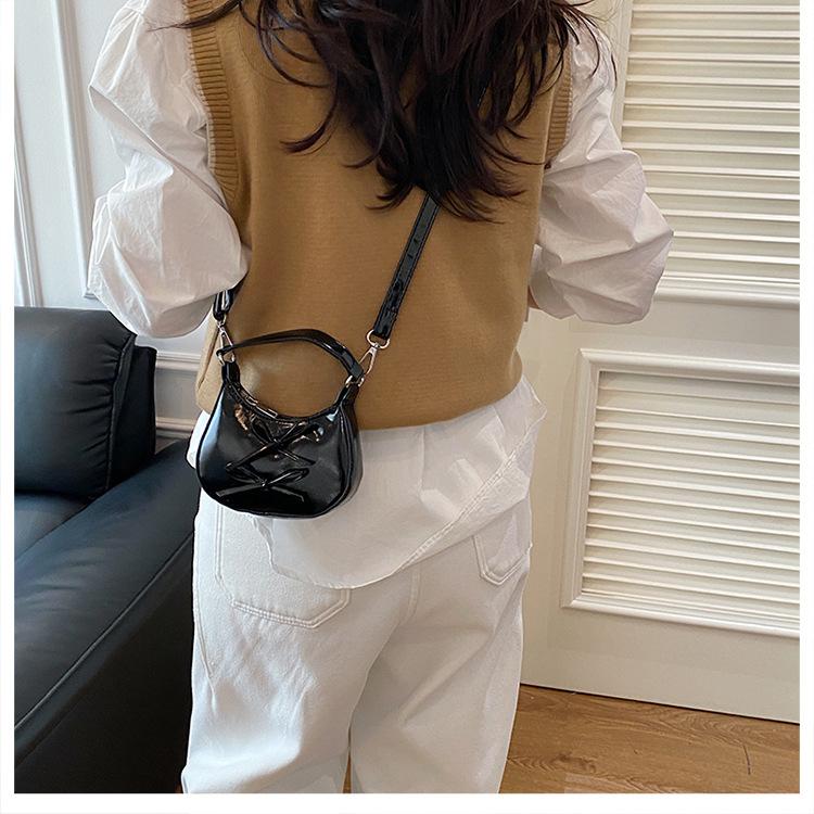 Cute Bowknot Shoulder Bag for Women Mini Hobo Bag Glossy Patent Leather Underarm Purse Vintage Y2K Crossbody Bag Sweet Girls Handbag