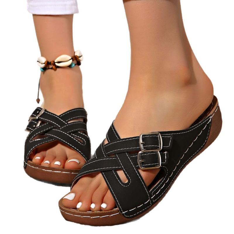 Large size solid color slippers women's new fish mouth thick bottom fashion belt buckle one word cool slippers