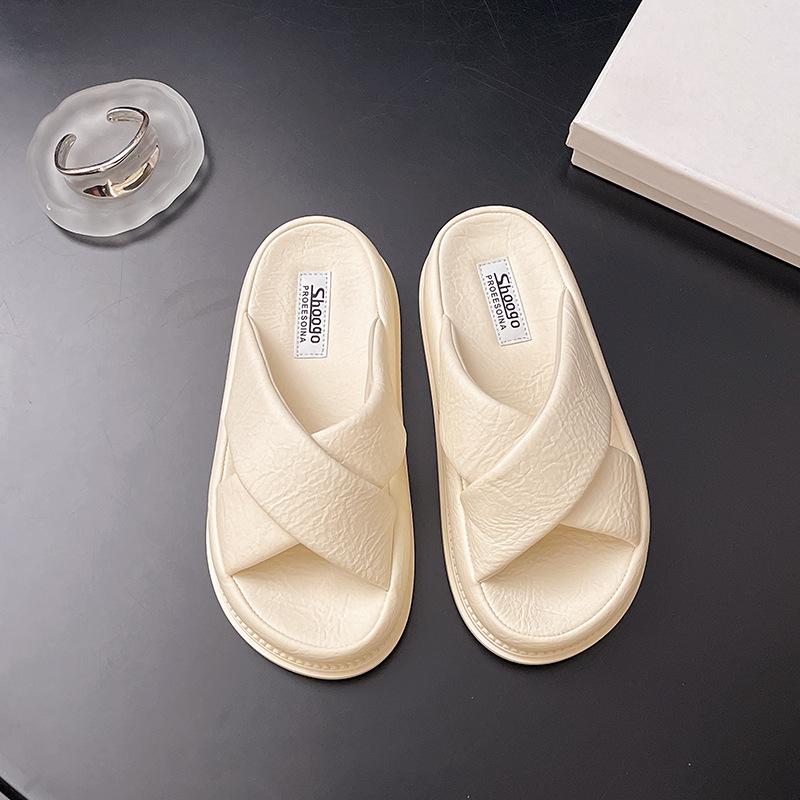 2025 новые весенне-летние крутые шлепанцы на толстой подошве женская обувь модные и высококлассные повседневные пляжные шлепки тренд 35 бежевый 3785₽
