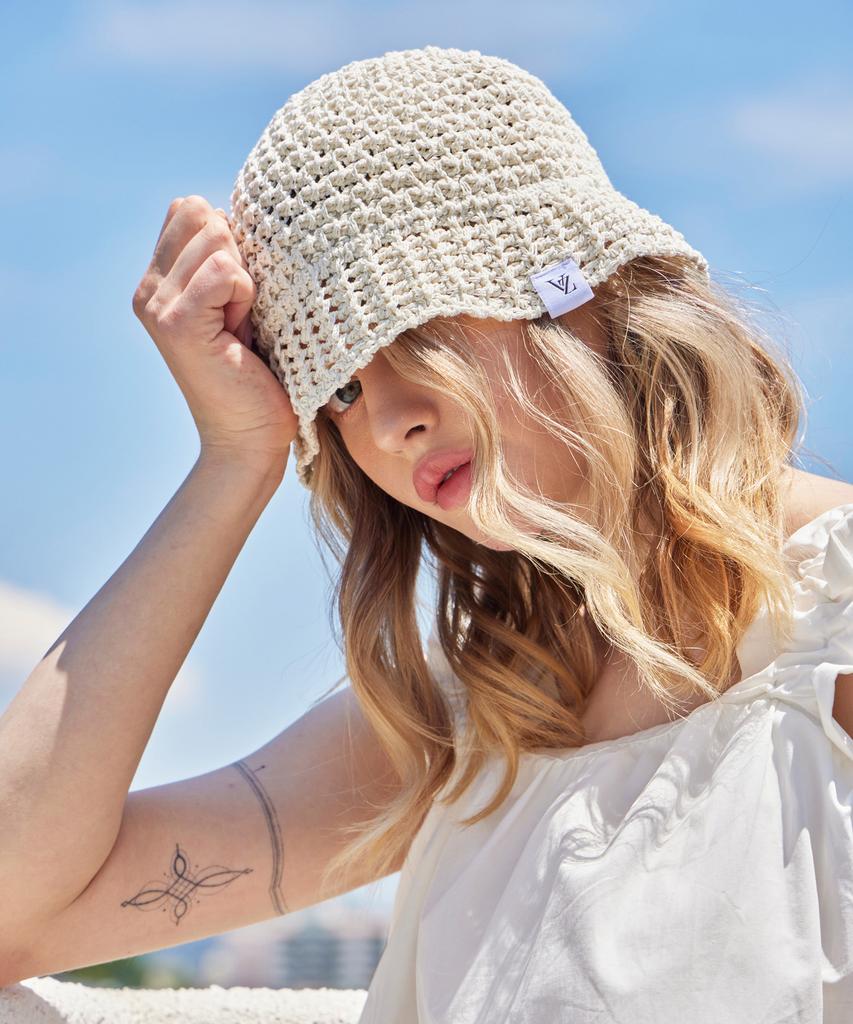 Bajal Monogram Label Knit Punching Summer Bucket Hat Cream