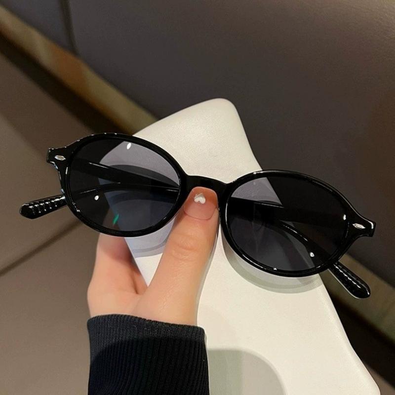 Fashion Korean Black Frame Oval Tea Piece Sunglasses Female Men Uv Protection Lightweight Small Frame Sunglasses UV400 Shades