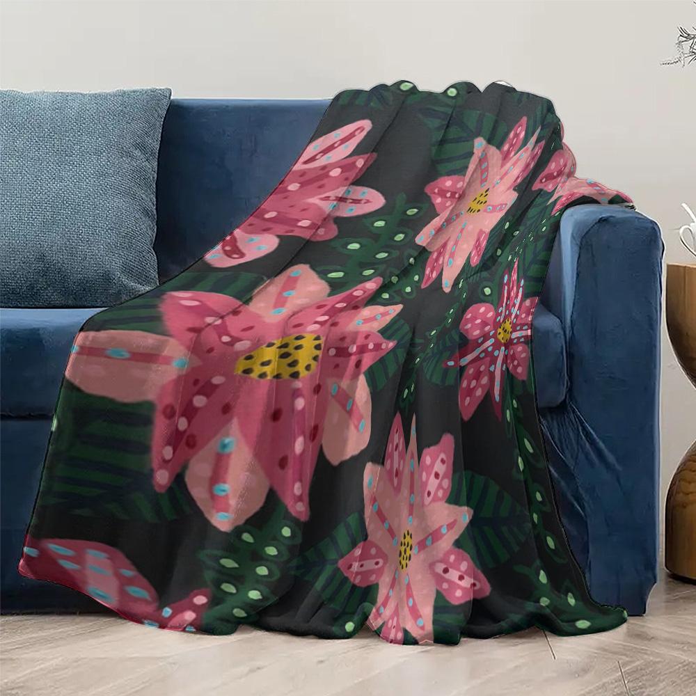 Cute Floral Fleece Blanket Soft Warm Throw Blanket for Women Girls Gift Pink Flower Design Throw Cover