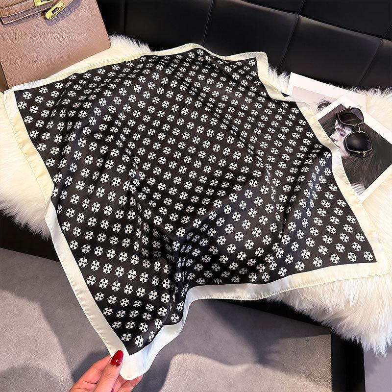 Spring Silk Scarf Fashionable Foreign Style Versatile Small Square Scarf 70Cm Decorative Scarf Sunscreen Travel Shawl Women