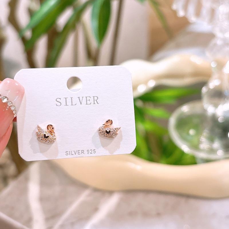 

Серьги-лебеди с бриллиантами, женственные компактные серьги, легкий роскошный нишевый дизайн, корейский стиль, новый стиль