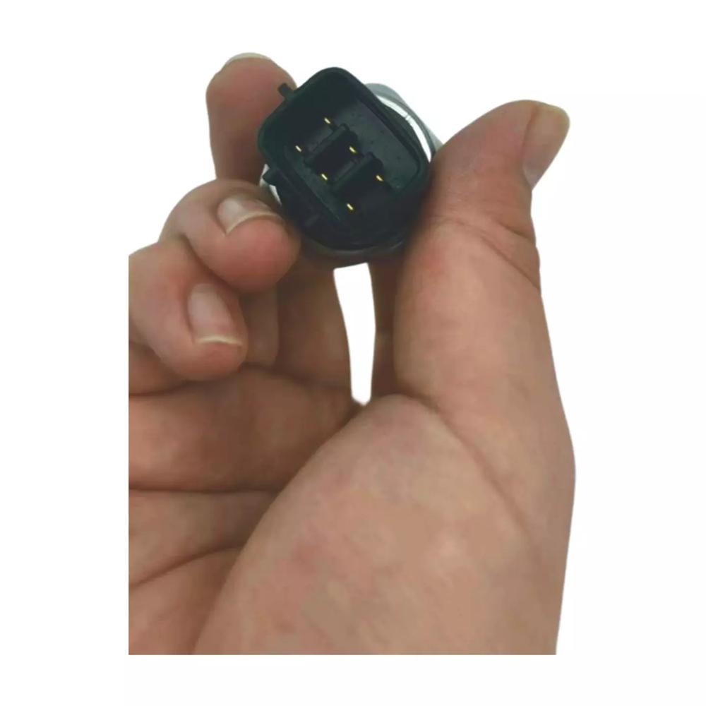 Fuel Rail Pressure Sensor for Toyota, Hino Hiace